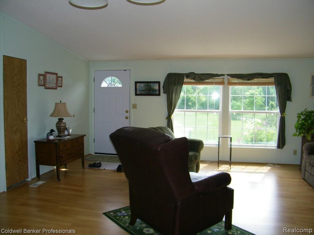 4107 Jones Road North Branch, MI 48461 - Photo 23 of 36 100_5873.jpg
