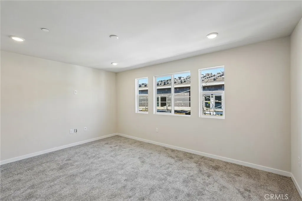 9542 Hannah Way Riverside, CA 92504 - Photo 10 of 35