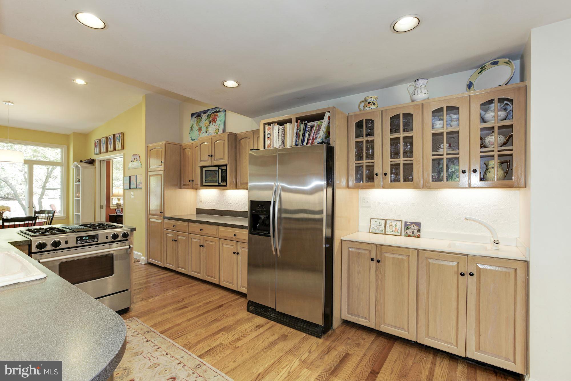 6210 Redwing Road Bethesda, MD 20817 - Photo 4 of 30 Kitchen