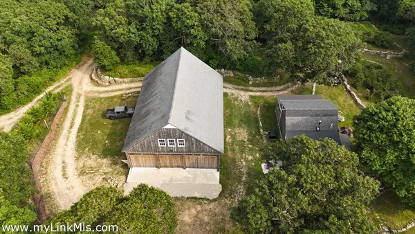 $2,275,000 | 9 Moshup Trail, Aquinnah, MA 02535