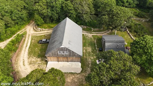 $2,275,000 | 9 Moshup Trail, Aquinnah, MA 02535