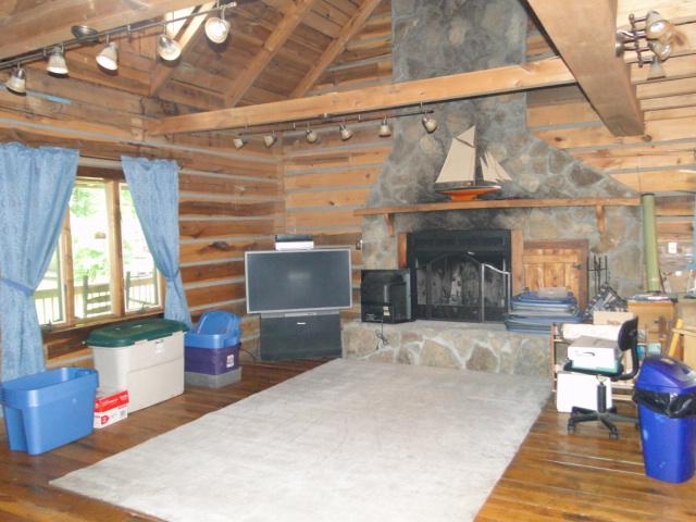 456 Cathey Road Wartrace, TN 37183 - Photo 2 of 19 Large living room owners are packing have found another home.