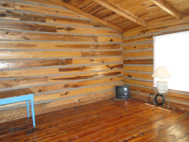 456 Cathey Road Wartrace, TN 37183 - Photo 8 of 19 Upstairs loft can be used as den, game room or bedroom.