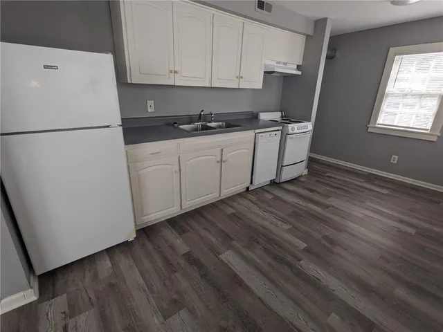 $525,000 | 3933 Warwick Boulevard, Kansas City, MO 64111