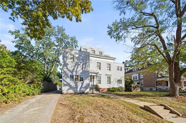 $525,000 | 3933 Warwick Boulevard, Kansas City, MO 64111