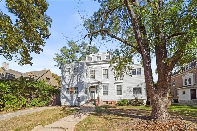 $525,000 | 3933 Warwick Boulevard, Kansas City, MO 64111