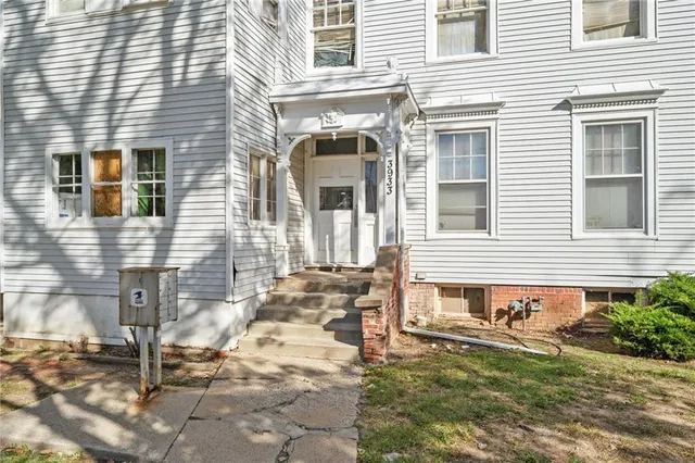 $525,000 | 3933 Warwick Boulevard, Kansas City, MO 64111