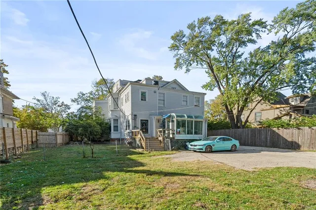 $525,000 | 3933 Warwick Boulevard, Kansas City, MO 64111