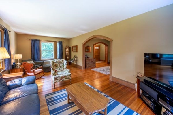 209 Chickering Road North Andover, MA 01845 - Photo 13 of 31 Gallery Image 13