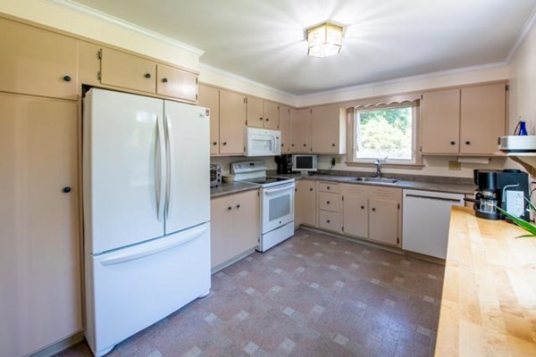 209 Chickering Road North Andover, MA 01845 - Photo 21 of 31 Gallery Image 21