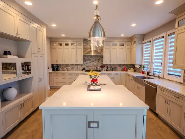 $1,150,000 | 2015 Tree Farm Court, Buffalo Grove, IL 60089