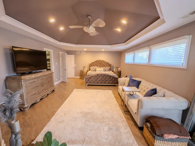 $1,150,000 | 2015 Tree Farm Court, Buffalo Grove, IL 60089