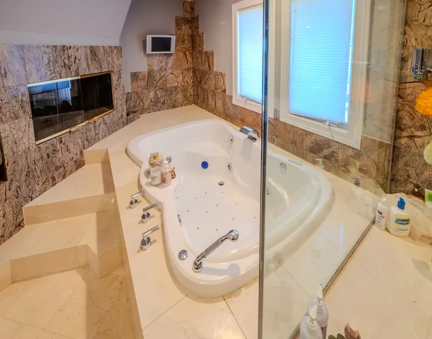 $1,150,000 | 2015 Tree Farm Court, Buffalo Grove, IL 60089