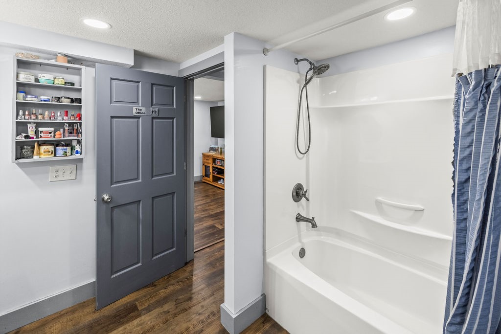 2330 South Shores Drive Decatur, IL 62521 - Photo 22 of 42 Gallery Image 22