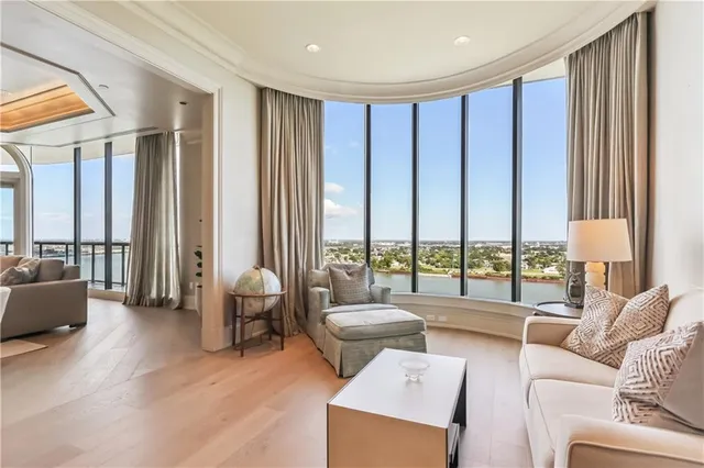 $23,000 | 600 Port Of New Orleans Place, Unit 15F, New Orleans, LA 70130