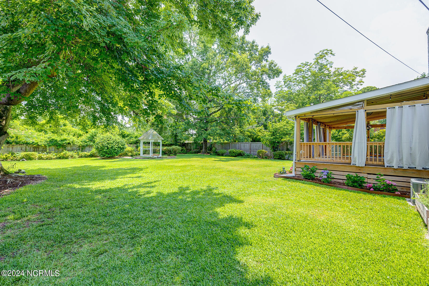 402 Windemere Road Wilmington, NC 28405 - Photo 9 of 40 402WindemereRoad-11