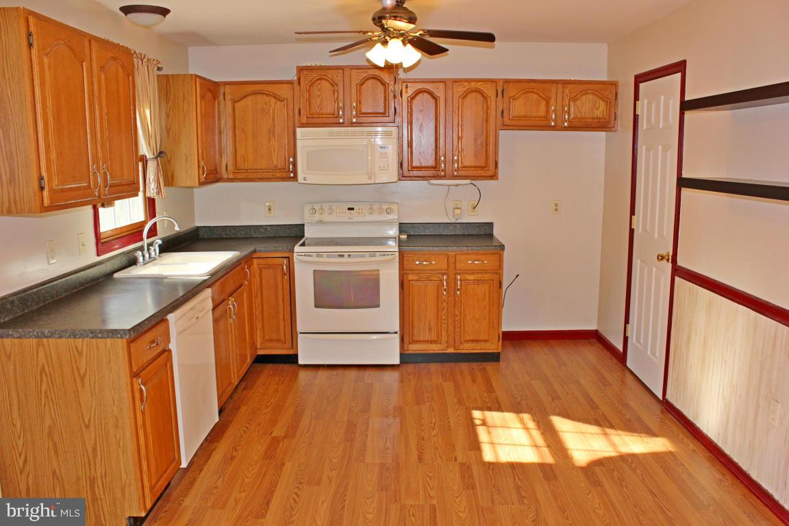48 Brookfield Road Lititz, PA 17543 - Photo 7 of 21