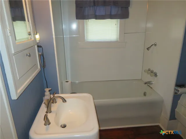 $134,000 | 206 South Allen, Edna, TX 77957