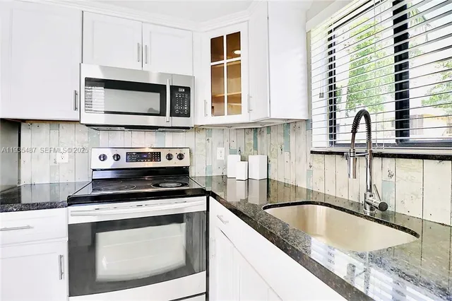 $219,500 | 1065 South Flagler Avenue, Unit 701, Pompano Beach, FL 33060