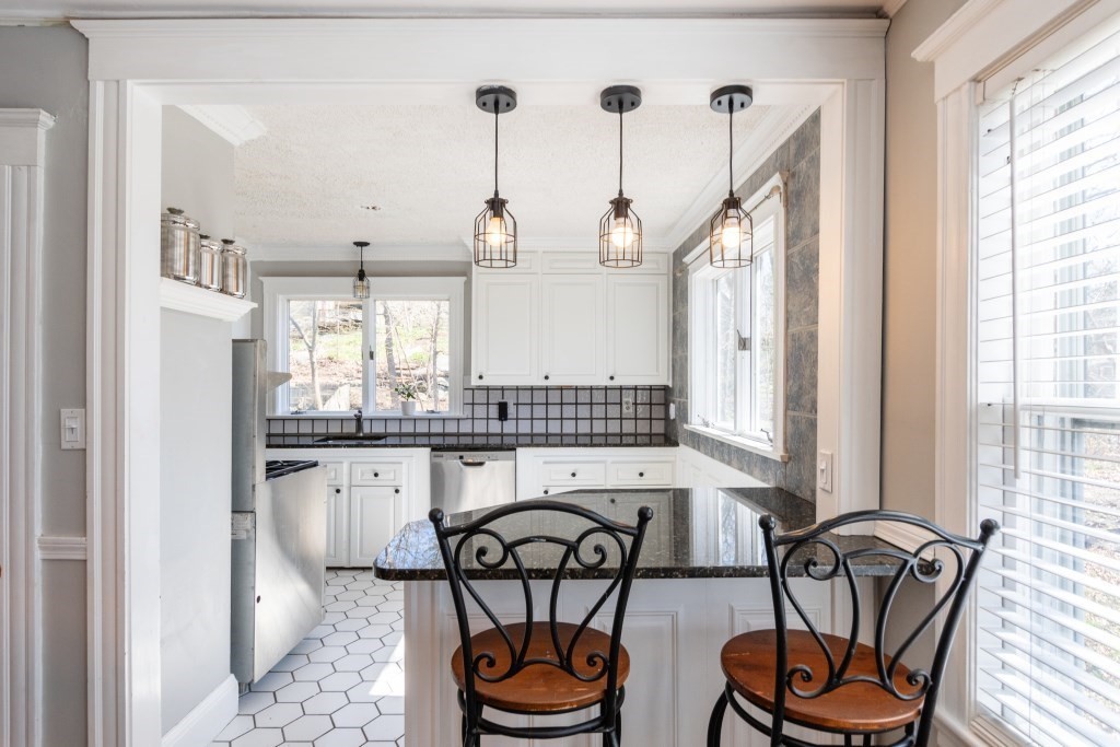 167-169 Walker Road Swampscott, MA 01907 - Photo 6 of 27 Gallery Image 6