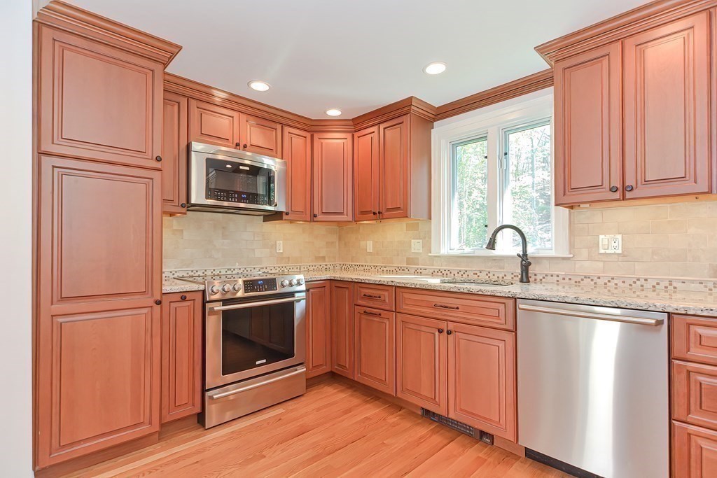 16 Hillcrest Road Medfield, MA 02052 - Photo 18 of 35 Gallery Image 18