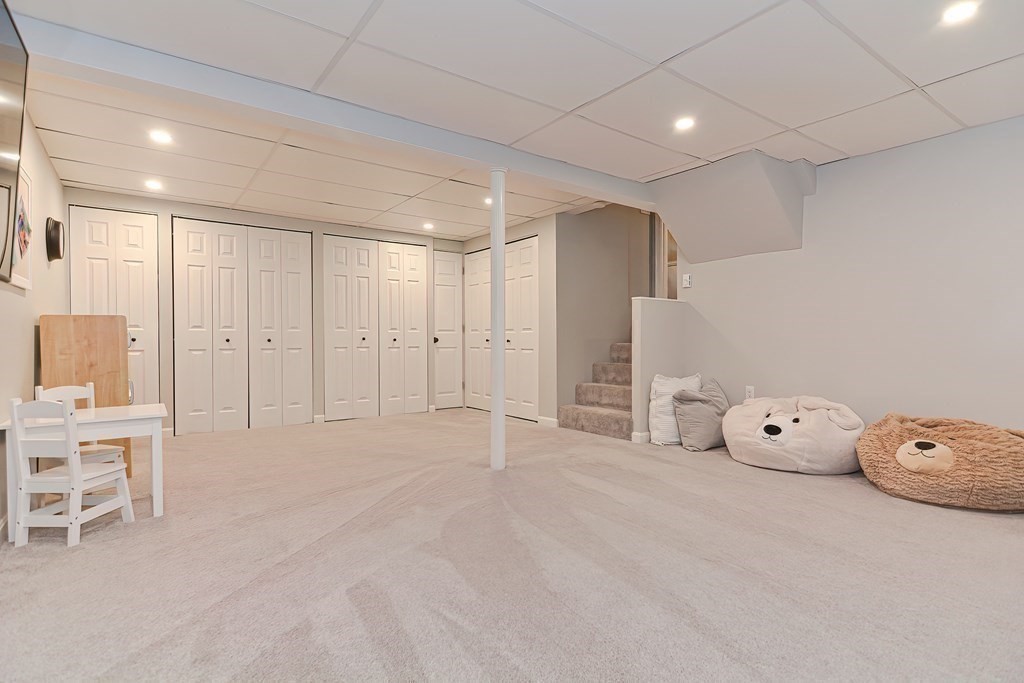 16 Hillcrest Road Medfield, MA 02052 - Photo 33 of 35 Gallery Image 33