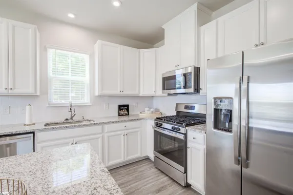 $1,580 | 204 Roudwood Drive, Simpsonville, SC 29680