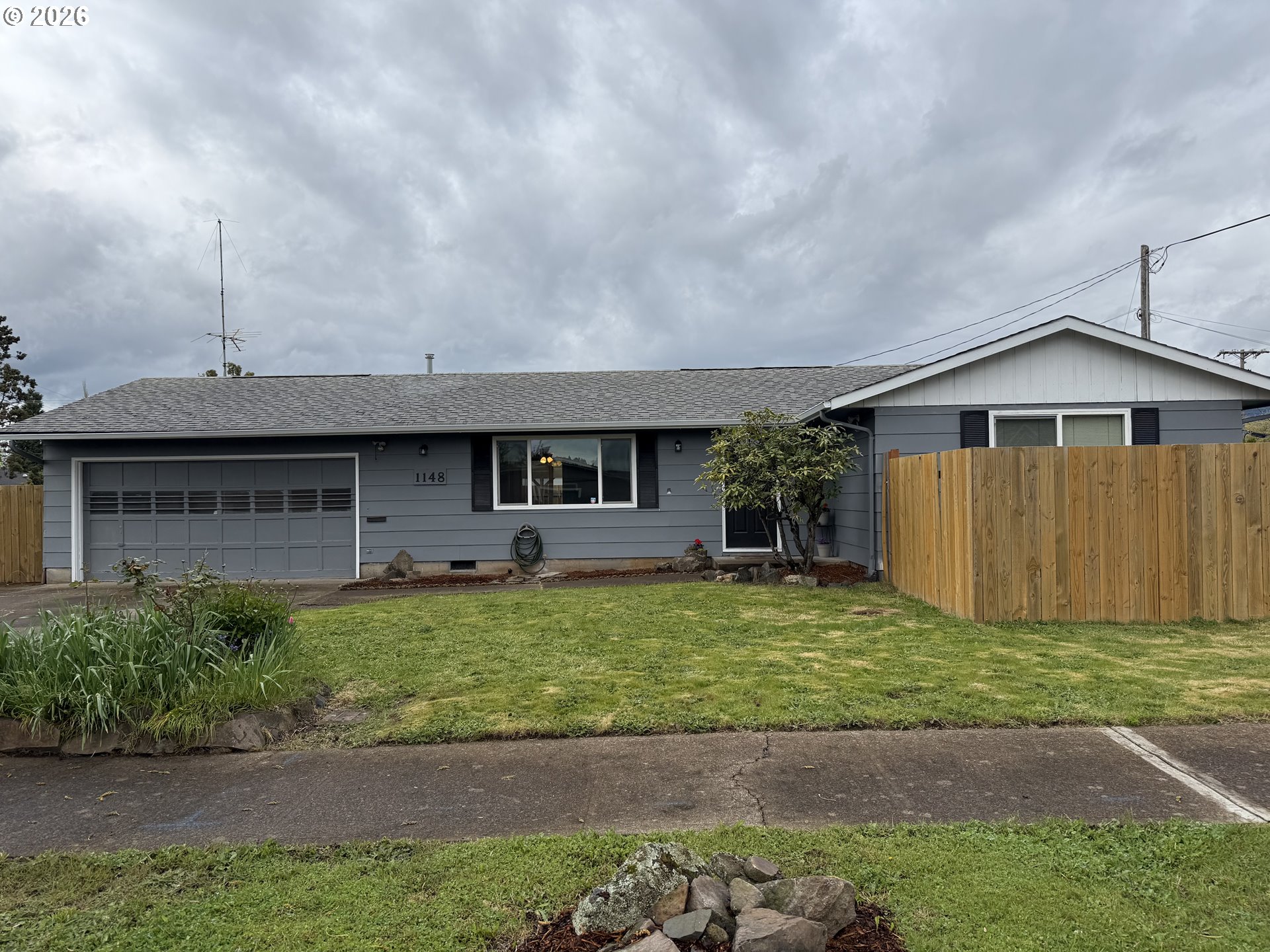 1148 Darlene Avenue Springfield, OR 97477 - Photo 3 of 4