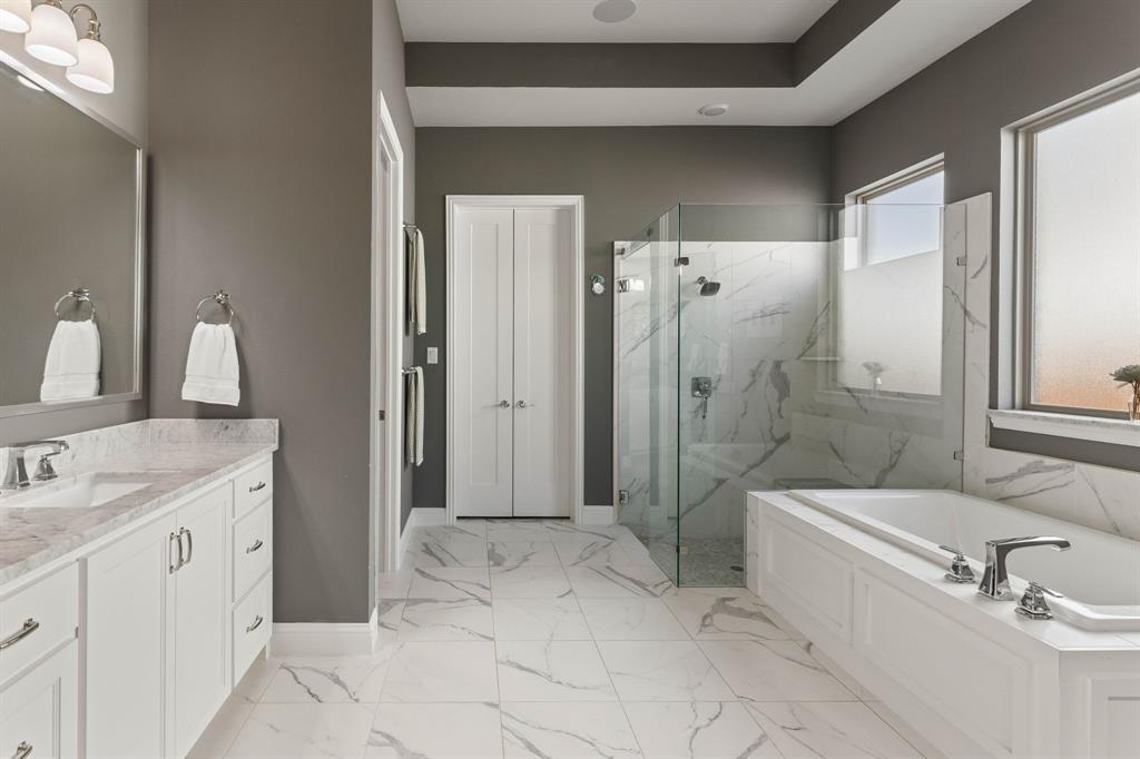 3912 Marble Hill Road Frisco, TX 75034 - Photo 19 of 40 Primary Bathroom