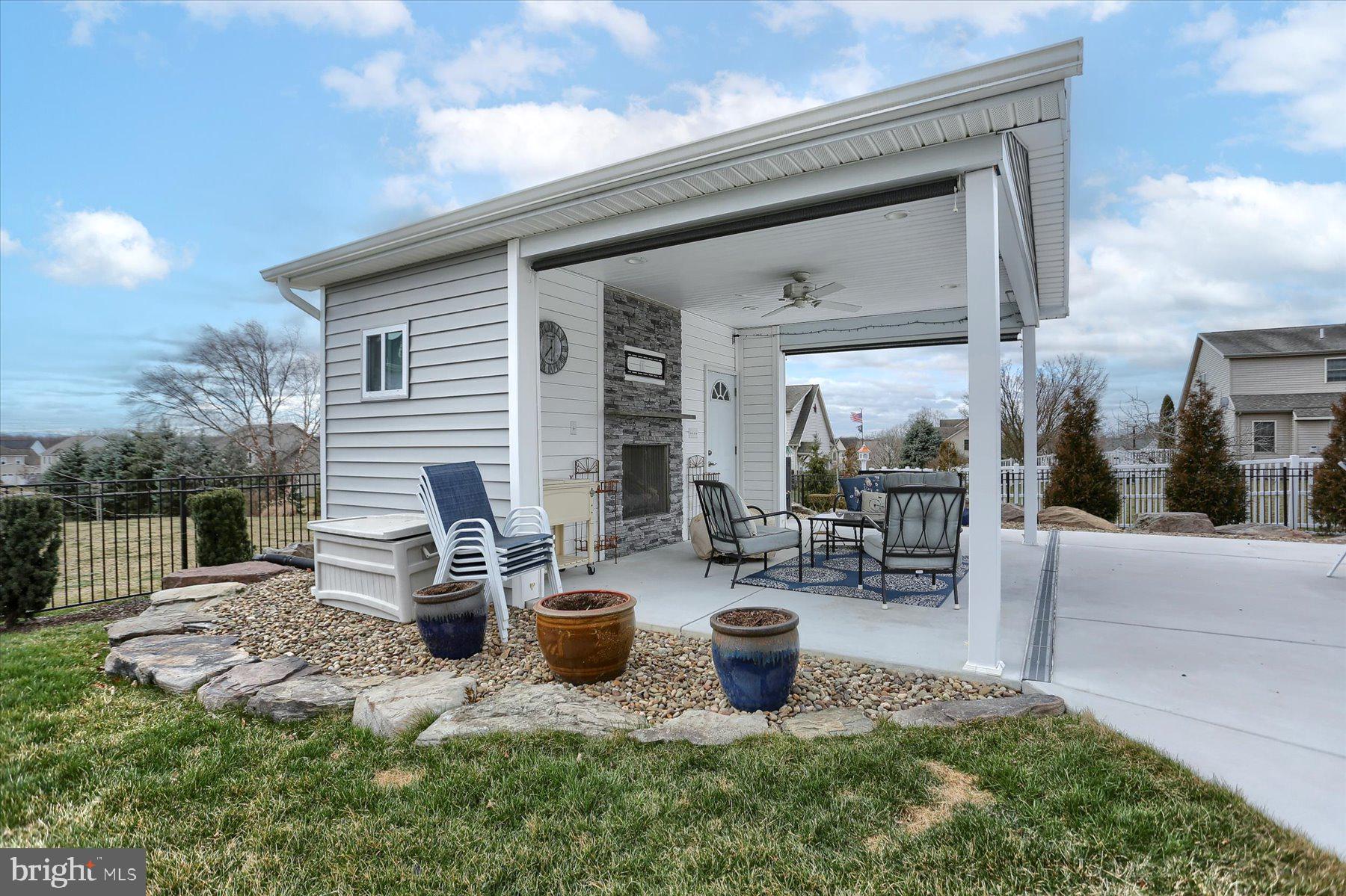 15 Bayberry Road Carlisle, PA 17013 - Photo 35 of 41 Pool house
