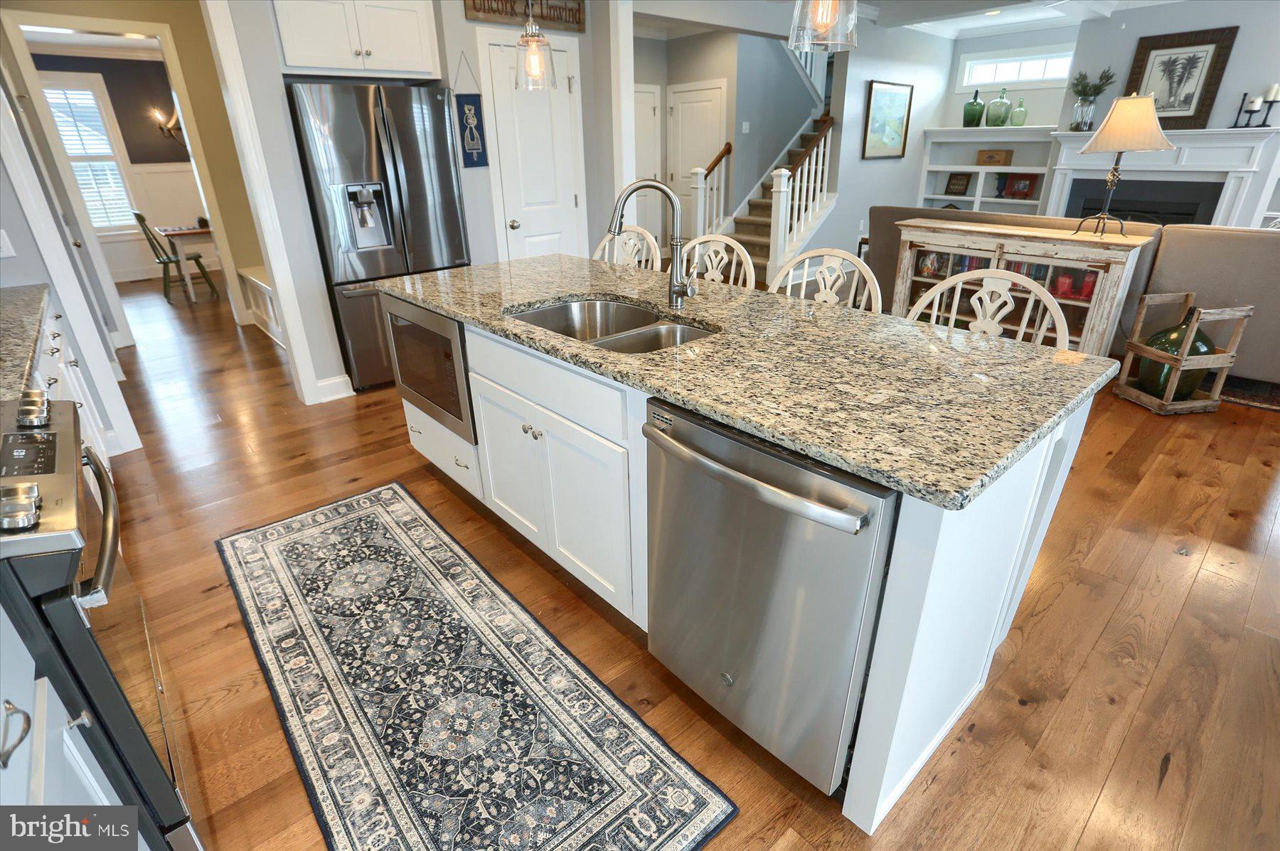15 Bayberry Road Carlisle, PA 17013 - Photo 10 of 41 Expansive kitchen island