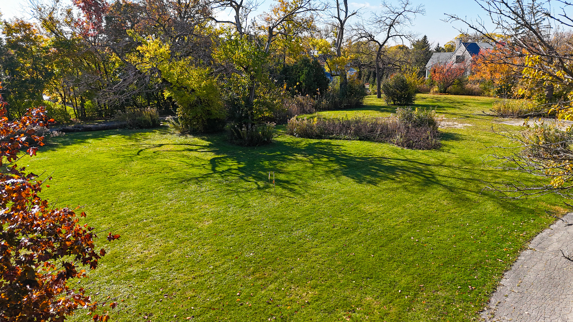 1930 Sunset Ridge Road Northfield, IL 60093 - Photo 4 of 5 a view of an outdoor space and a yard