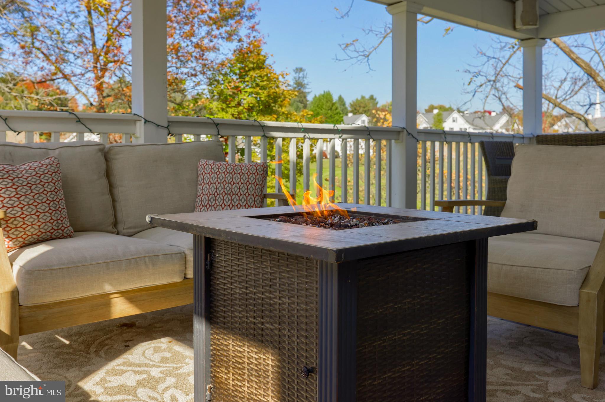 2532 Knob Hill Road York, PA 17403 - Photo 33 of 41 Covered deck