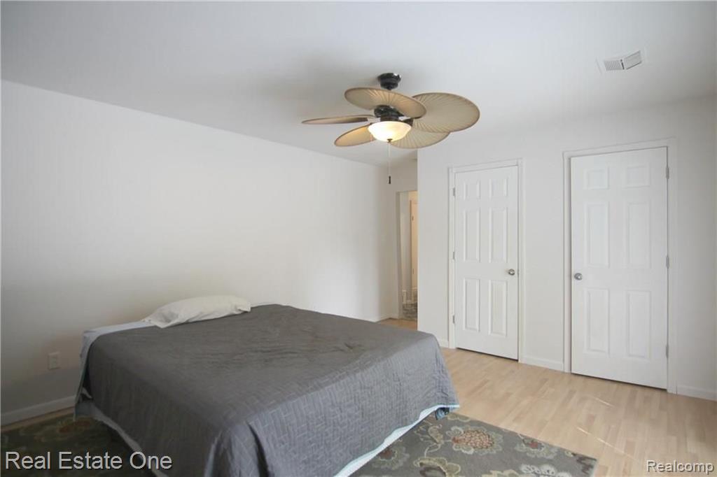23074 Tuck Road Farmington, MI 48336 - Photo 9 of 17