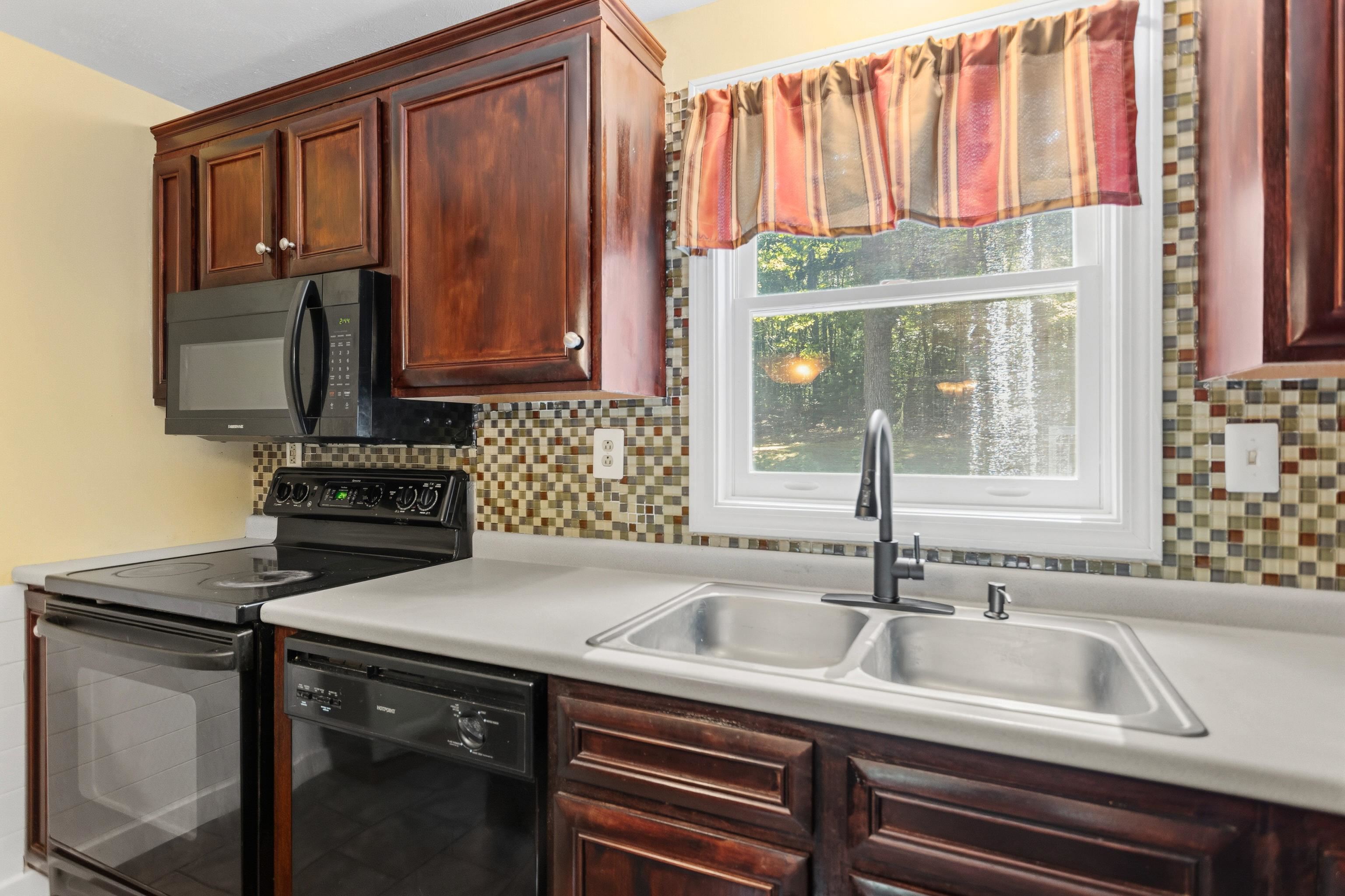 70 South Bow Road Hooksett, NH 03106 - Photo 6 of 55 Gallery Image 6