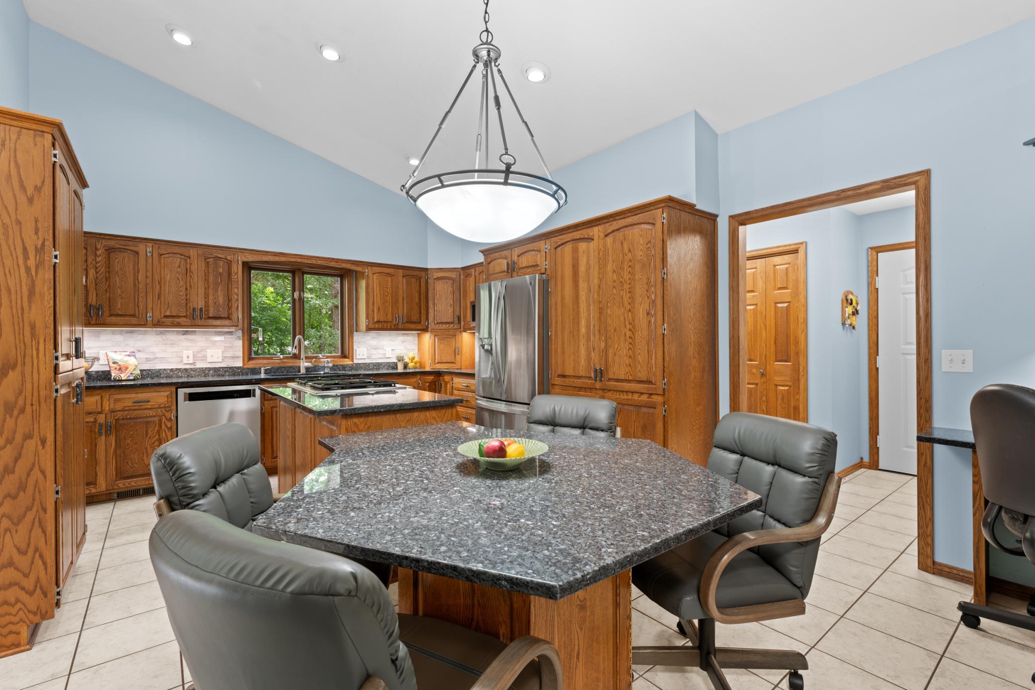 1635 Chippewa Drive Northwest Rochester, MN 55901 - Photo 19 of 81