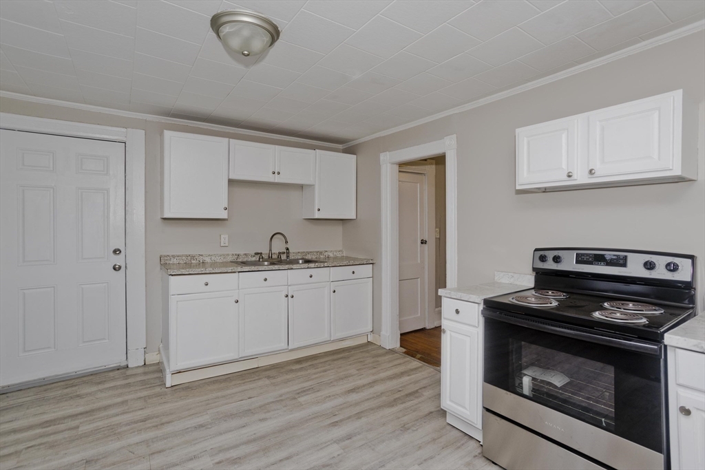45 Orchard Street Springfield, MA 01107 - Photo 9 of 29