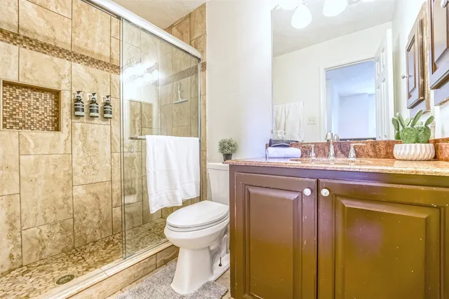 $3,800 | 718 Regency Court, Friendswood, TX 77546