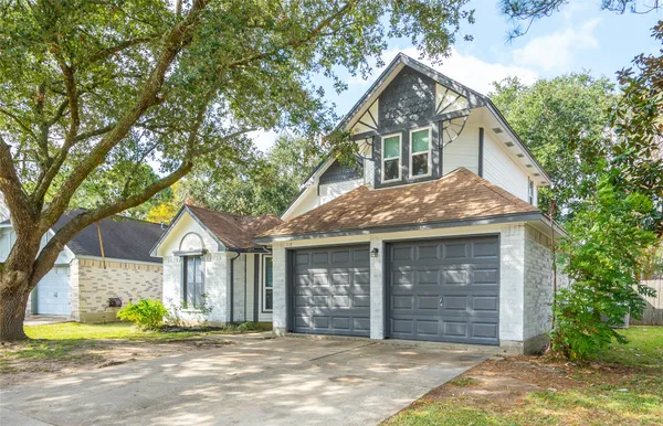 $3,800 | 718 Regency Court, Friendswood, TX 77546