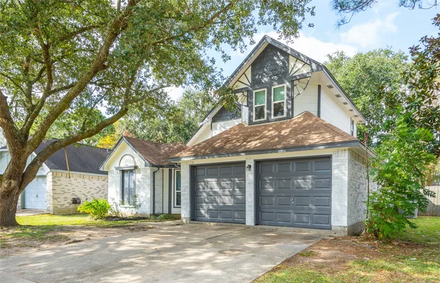 $3,800 | 718 Regency Court, Friendswood, TX 77546