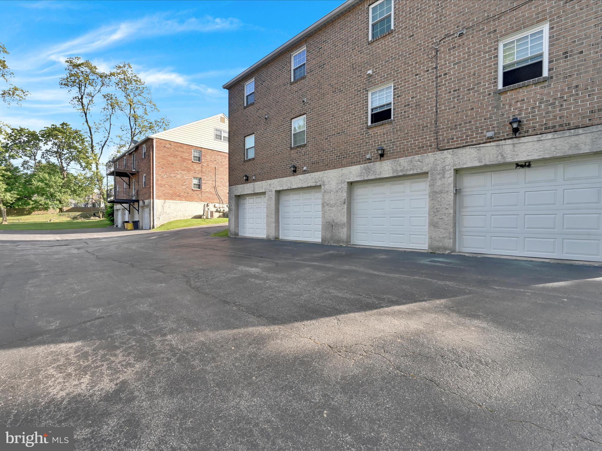 641 West Springfield Road, Unit B2 Springfield, PA 19064 - Photo 28 of 32 Parking is a plus