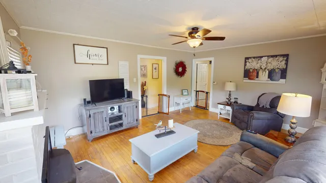 $279,500 | 15 South Main Street, Detroit, ME 04929