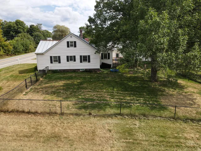 $279,500 | 15 South Main Street, Detroit, ME 04929