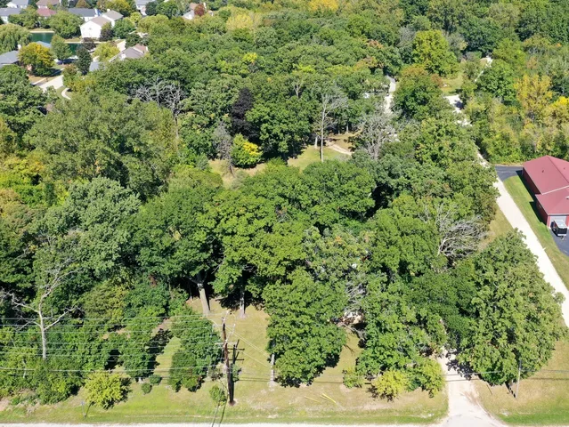 $4,599,000 | 18238 West Gages Lake Road, Grayslake, IL 60030