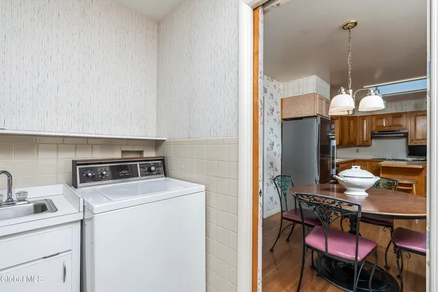 $344,900 | 25 Gingerbread Lane, Albany, NY 12208