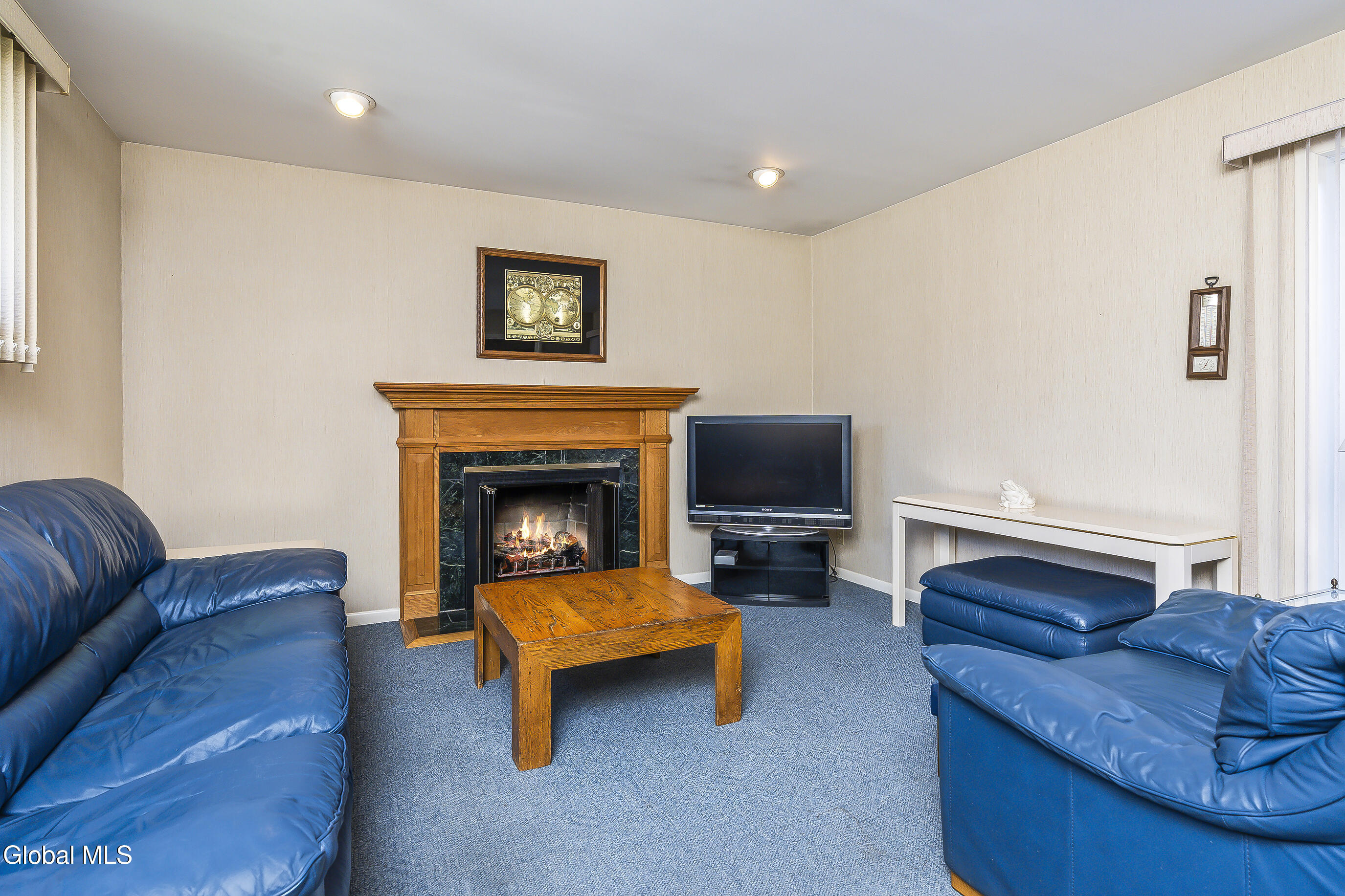 25 Gingerbread Lane Albany, NY 12208 - Photo 12 of 24 011-25-Gingerbread-Ln-Albany-NY-12208