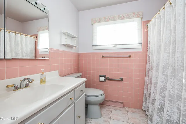 $344,900 | 25 Gingerbread Lane, Albany, NY 12208