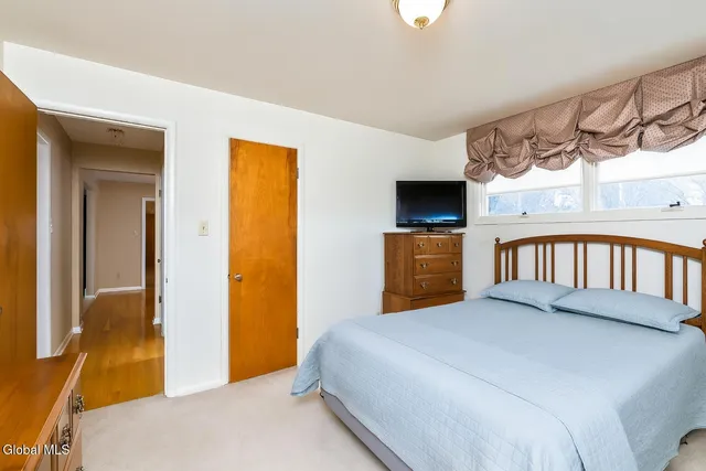 $344,900 | 25 Gingerbread Lane, Albany, NY 12208