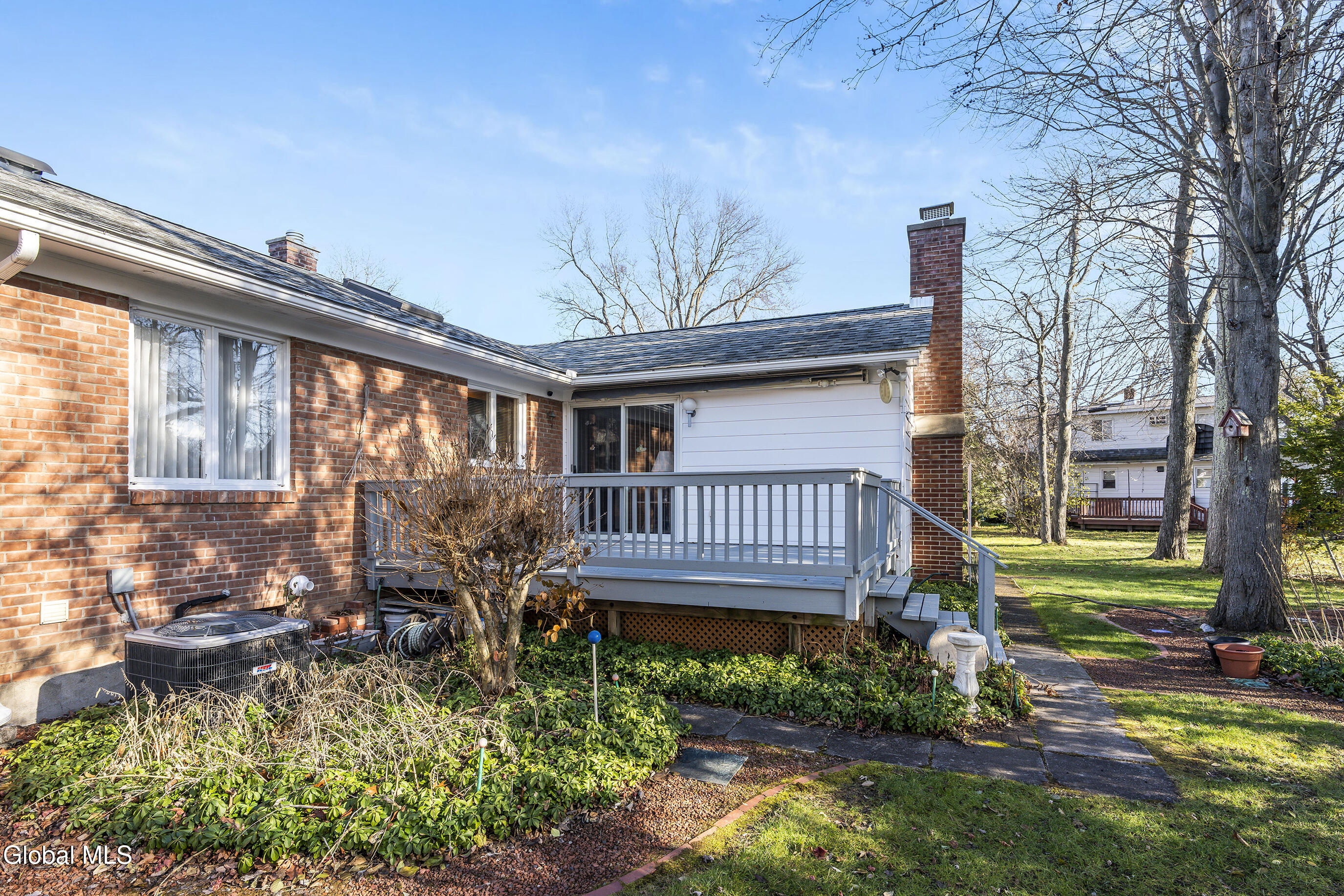 25 Gingerbread Lane Albany, NY 12208 - Photo 5 of 24 004-25-Gingerbread-Ln-Albany-NY-12208