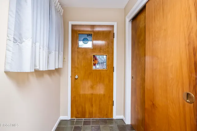 $344,900 | 25 Gingerbread Lane, Albany, NY 12208